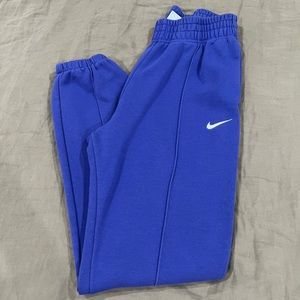 Nike Loose Fit Sweatpants